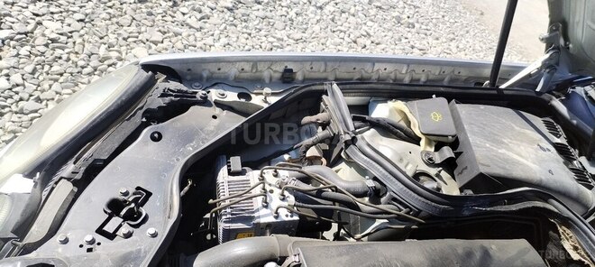 Mercedes E 220 d 2002, 382,000 km - 2.2 l - Bakı