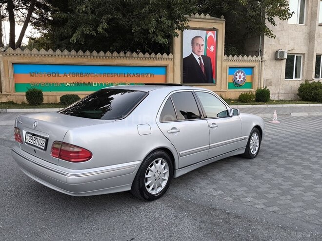 Mercedes E 240 1999, 318,000 km - 2.4 l - Yevlax