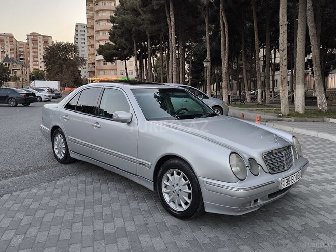 Mercedes E 240 1999, 318,000 km - 2.4 l - Yevlax