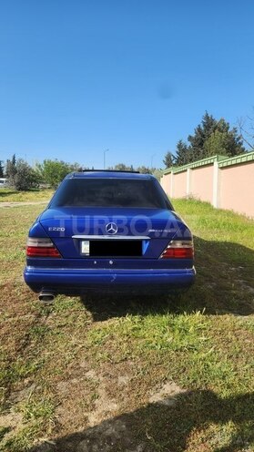 Mercedes E 220 1994, 547,600 km - 2.2 l - Xırdalan