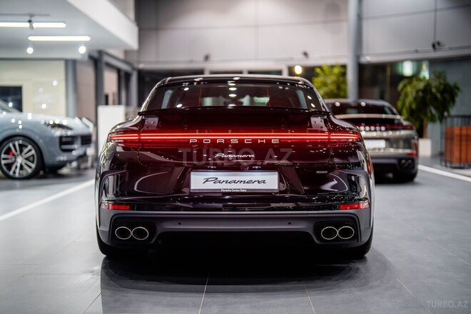 Porsche Panamera-5