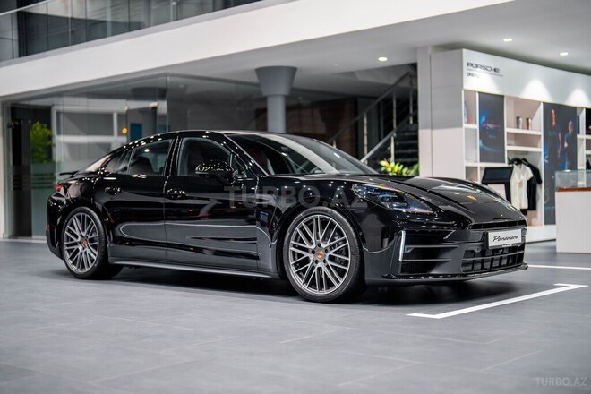Porsche Panamera-3