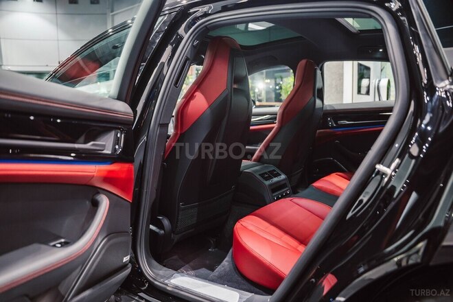 Porsche Panamera-12