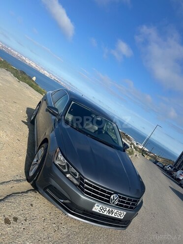 Volkswagen Passat 2016, 242,000 km - 1.8 l - Bakı