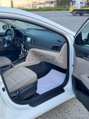 Hyundai Elantra 2019, 90,200 km - 2.0 l - Bakı