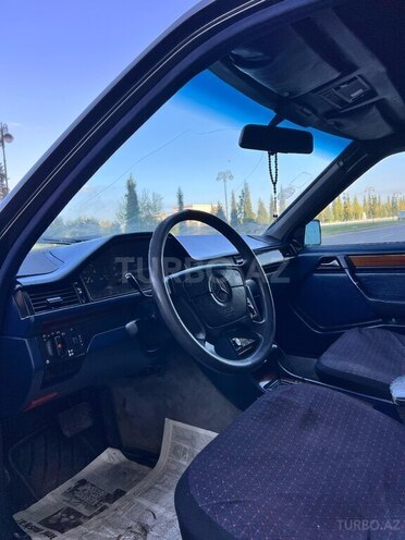 Mercedes E 250 1993, 222,220 km - 2.5 l - Sumqayıt