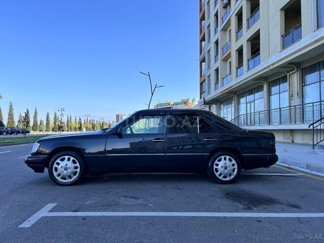 Mercedes E 250 1993, 222,220 km - 2.5 l - Sumqayıt