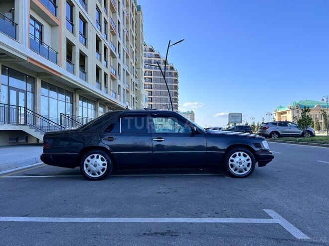 Mercedes E 250 1993, 222,220 km - 2.5 l - Sumqayıt