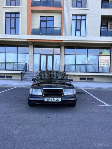 Mercedes E 250 1993, 222,220 km - 2.5 l - Sumqayıt