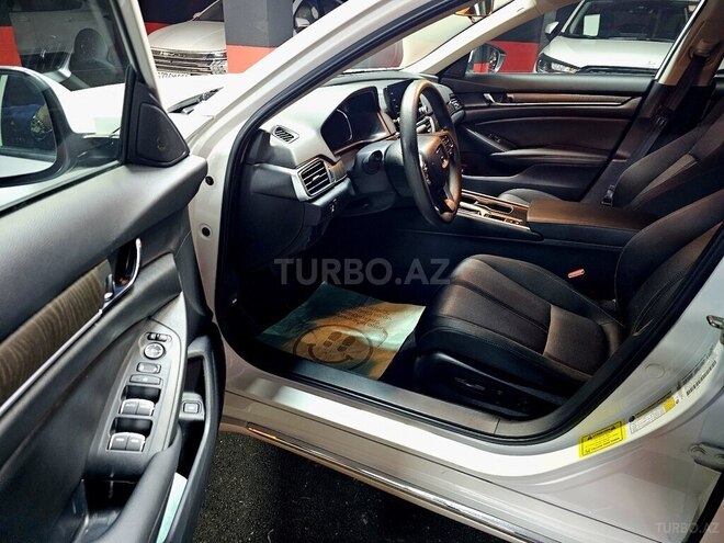 Honda Accord-11