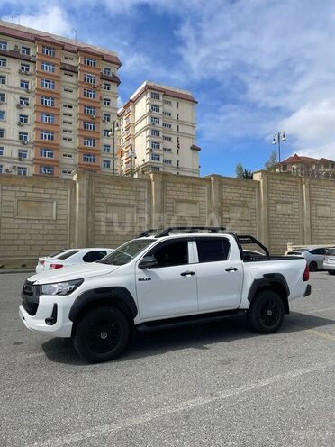 Toyota Hilux 2024, 14,000 km - 2.4 л - Bakı