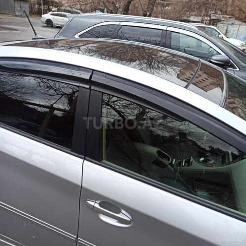 Toyota Prius 2013, 283,628 km - 1.8 l - Bakı