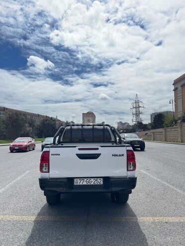 Toyota Hilux 2024, 14,000 km - 2.4 л - Bakı