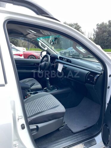 Toyota Hilux 2024, 14,000 km - 2.4 л - Bakı