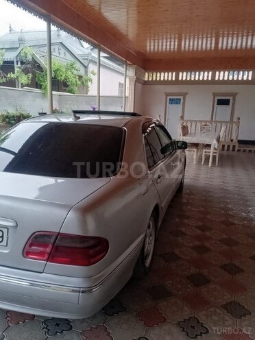Mercedes E 220 d 2000, 320,000 km - 2.2 л - İmişli