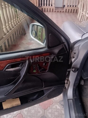 Mercedes E 220 d 2000, 320,000 km - 2.2 л - İmişli