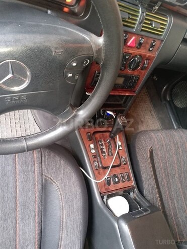 Mercedes E 220 d 2000, 320,000 km - 2.2 л - İmişli