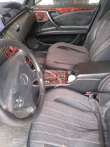 Mercedes E 220 d 2000, 320,000 km - 2.2 л - İmişli
