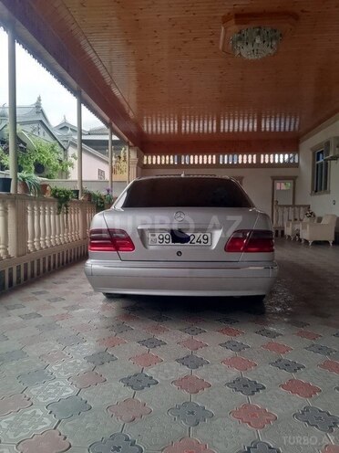 Mercedes E 220 d 2000, 320,000 km - 2.2 л - İmişli