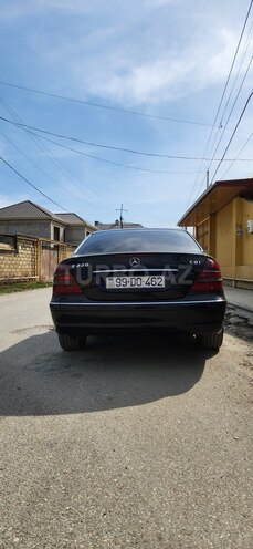 Mercedes E 220 d 2006, 470,000 km - 2.2 л - Quba