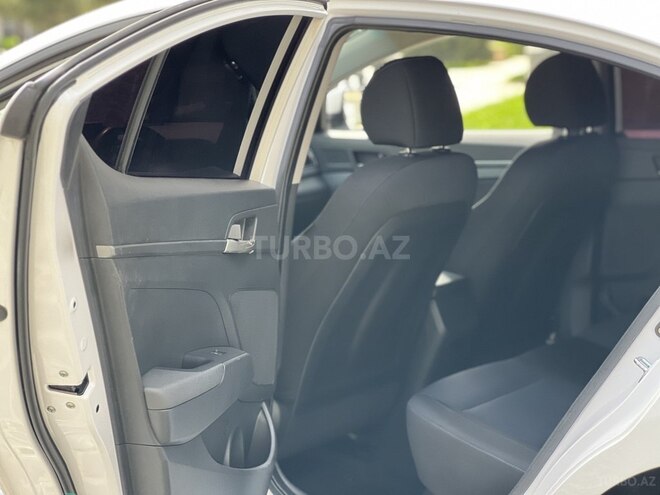 Hyundai Avante 2016, 160,000 km - 1.6 л - Bakı