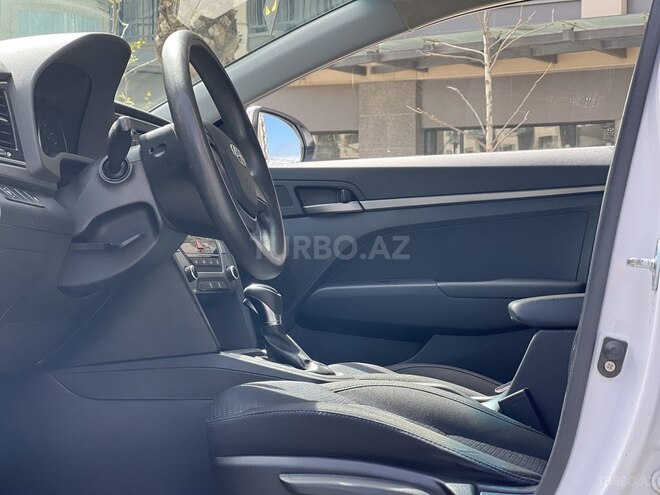 Hyundai Avante 2016, 160,000 km - 1.6 л - Bakı