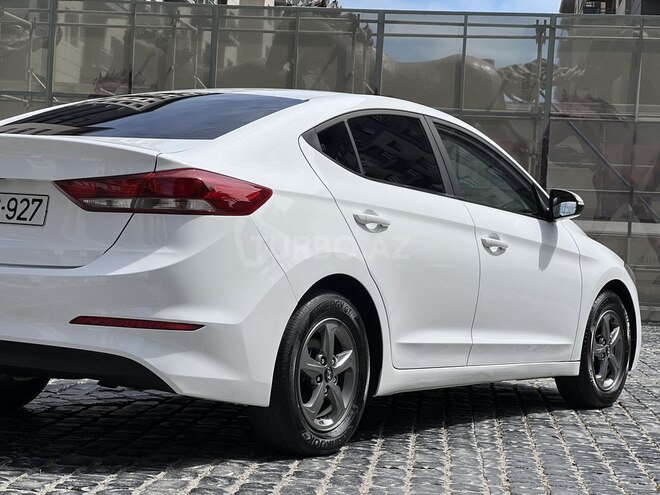 Hyundai Avante 2016, 160,000 km - 1.6 л - Bakı