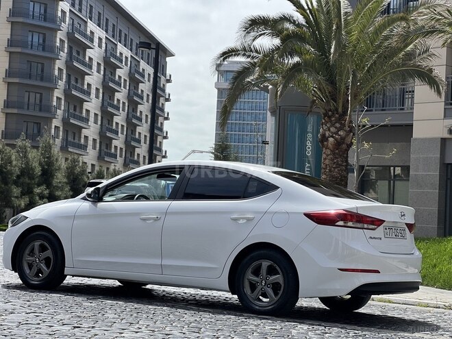 Hyundai Avante 2016, 160,000 km - 1.6 л - Bakı