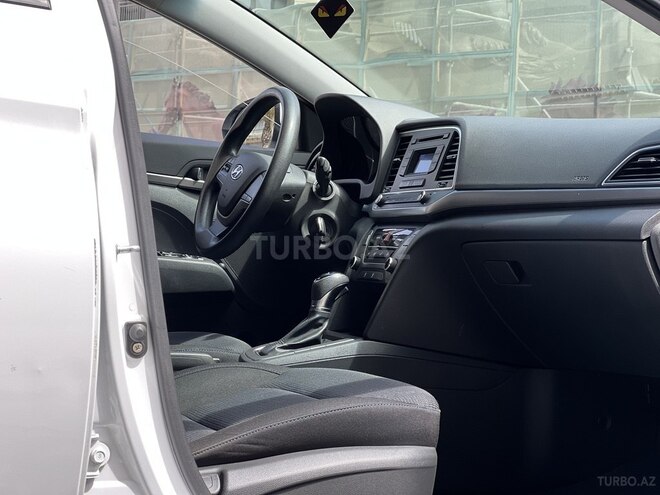 Hyundai Avante 2016, 160,000 km - 1.6 л - Bakı