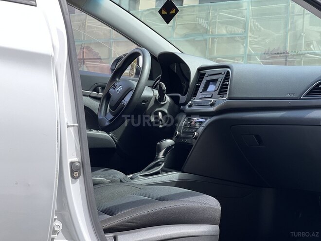 Hyundai Avante 2016, 160,000 km - 1.6 л - Bakı
