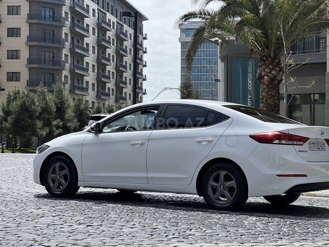 Hyundai Avante 2016, 160,000 km - 1.6 л - Bakı