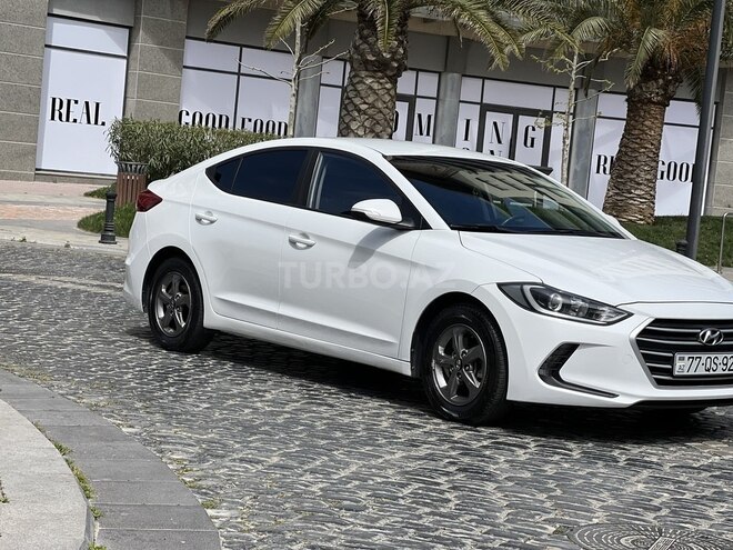 Hyundai Avante 2016, 160,000 km - 1.6 л - Bakı
