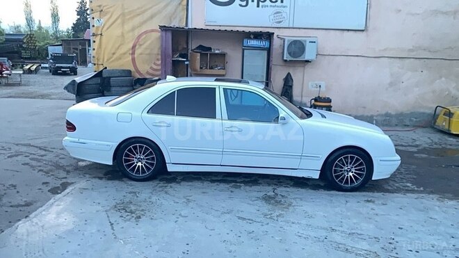Mercedes E 220 d 2001, 480,000 km - 2.2 l - Bakı