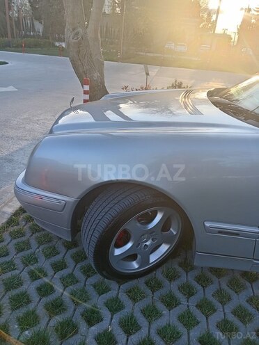 Mercedes E 240 2001, 295,000 km - 2.4 l - Bakı