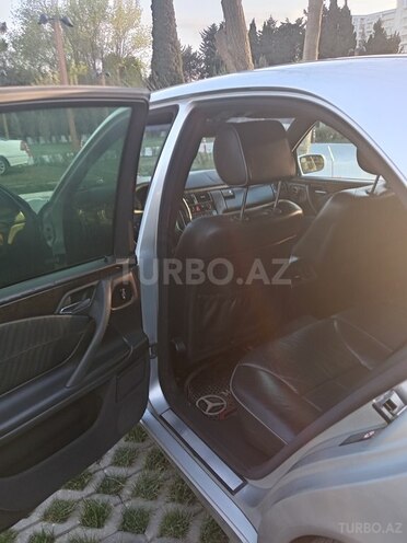 Mercedes E 240 2001, 295,000 km - 2.4 l - Bakı