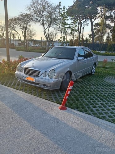 Mercedes E 240 2001, 295,000 km - 2.4 l - Bakı