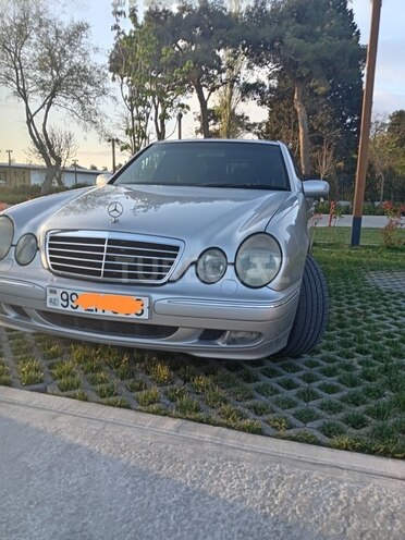 Mercedes E 240 2001, 295,000 km - 2.4 l - Bakı