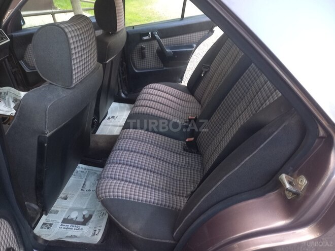 Mercedes 190 1992, 268,000 km - 2.0 l - Bərdə