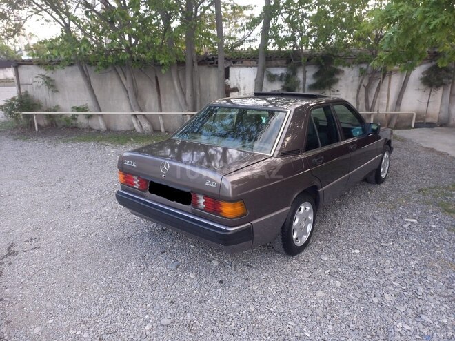 Mercedes 190 1992, 268,000 km - 2.0 l - Bərdə