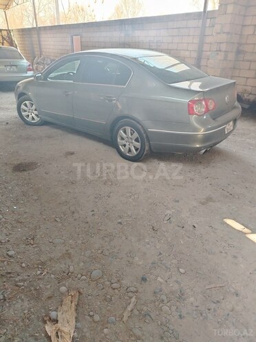 Volkswagen Passat 2005, 321,250 km - 2.0 l - Saatlı