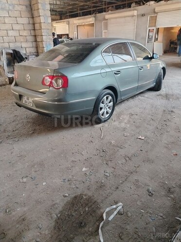 Volkswagen Passat 2005, 321,250 km - 2.0 l - Saatlı