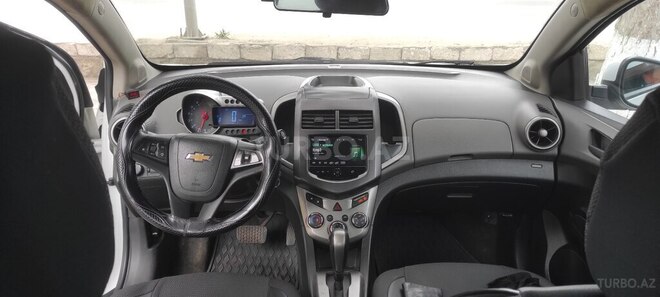 Chevrolet Aveo-10