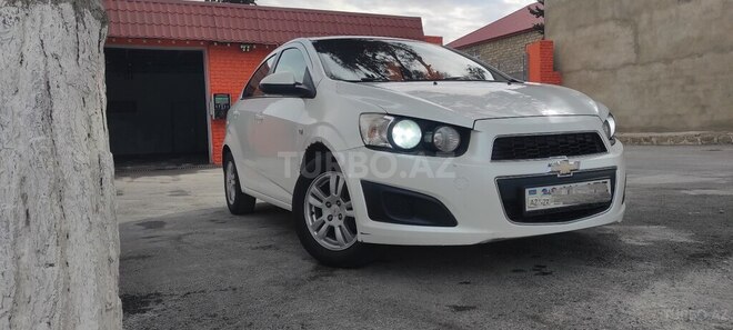 Chevrolet Aveo-8