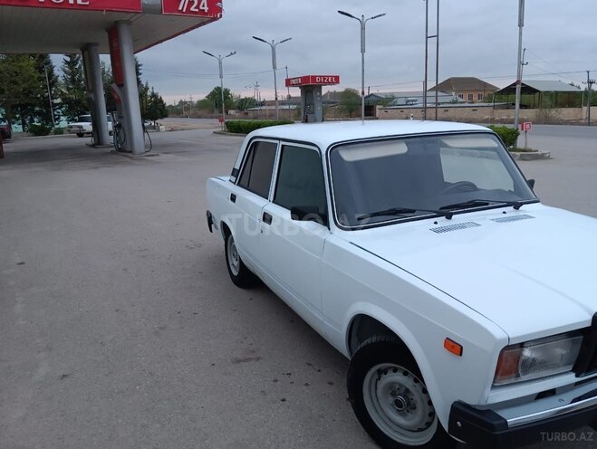 LADA (VAZ) 2107 2007, 86,000 km - 1.6 l - Salyan