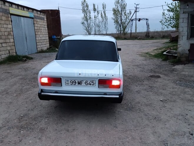 LADA (VAZ) 2107 2007, 86,000 km - 1.6 l - Salyan
