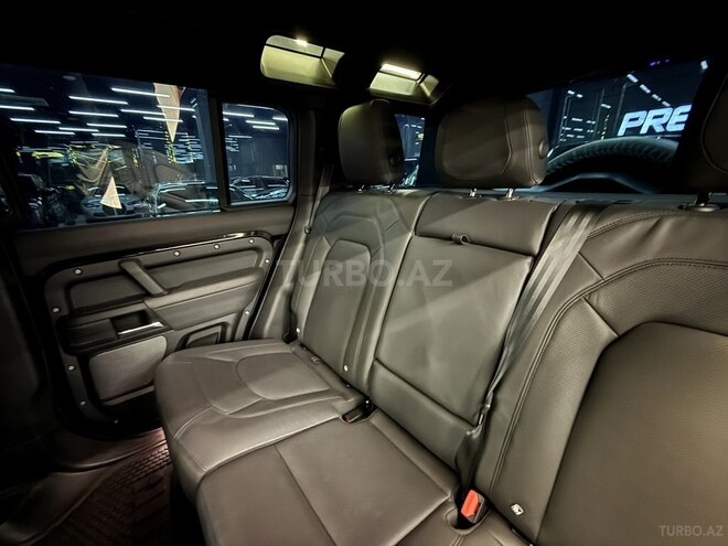 Land Rover Defender-10