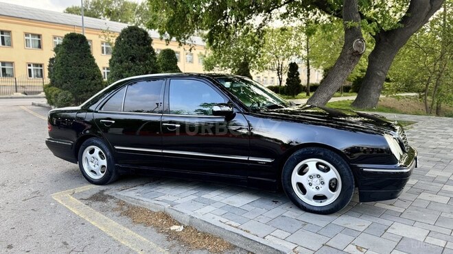 Mercedes E 270 2000, 247,000 km - 2.7 l - Bərdə