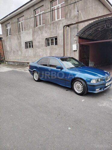 BMW 320 1992, 250,943 km - 2.0 l - Zaqatala