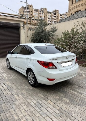 Hyundai Accent 2011, 172,000 km - 1.6 l - Bakı