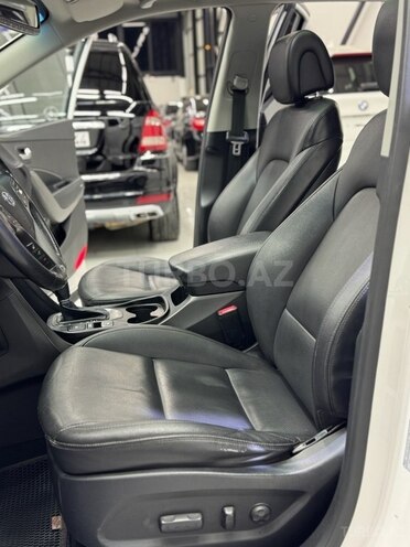 Hyundai Santa Fe-12